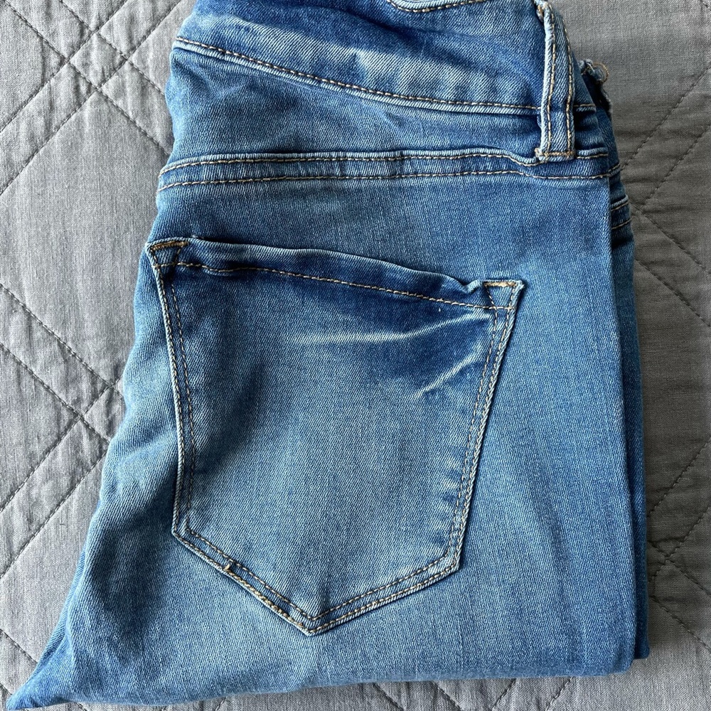 Refuge Medium Wash Jeans
